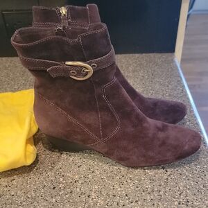 Elegant Chocolate Brown Suede Ankle Boots